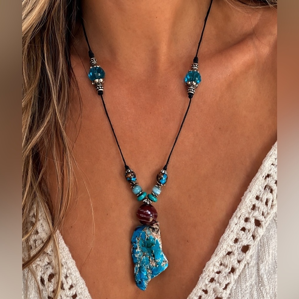 Handcrafted Turquoise Style Stone Pendant Necklace Boho Southwestern